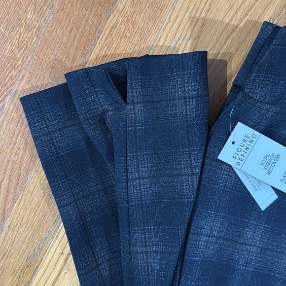 NWT Zac & Rachel Figure Defining Plaid Pants - Picture 4 of 5